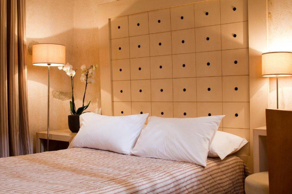 Hotel Les Remparts Mirepoix  Room photo