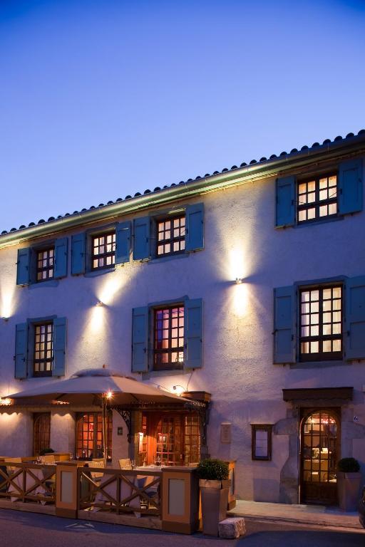 Hotel Les Remparts Mirepoix  Exterior photo